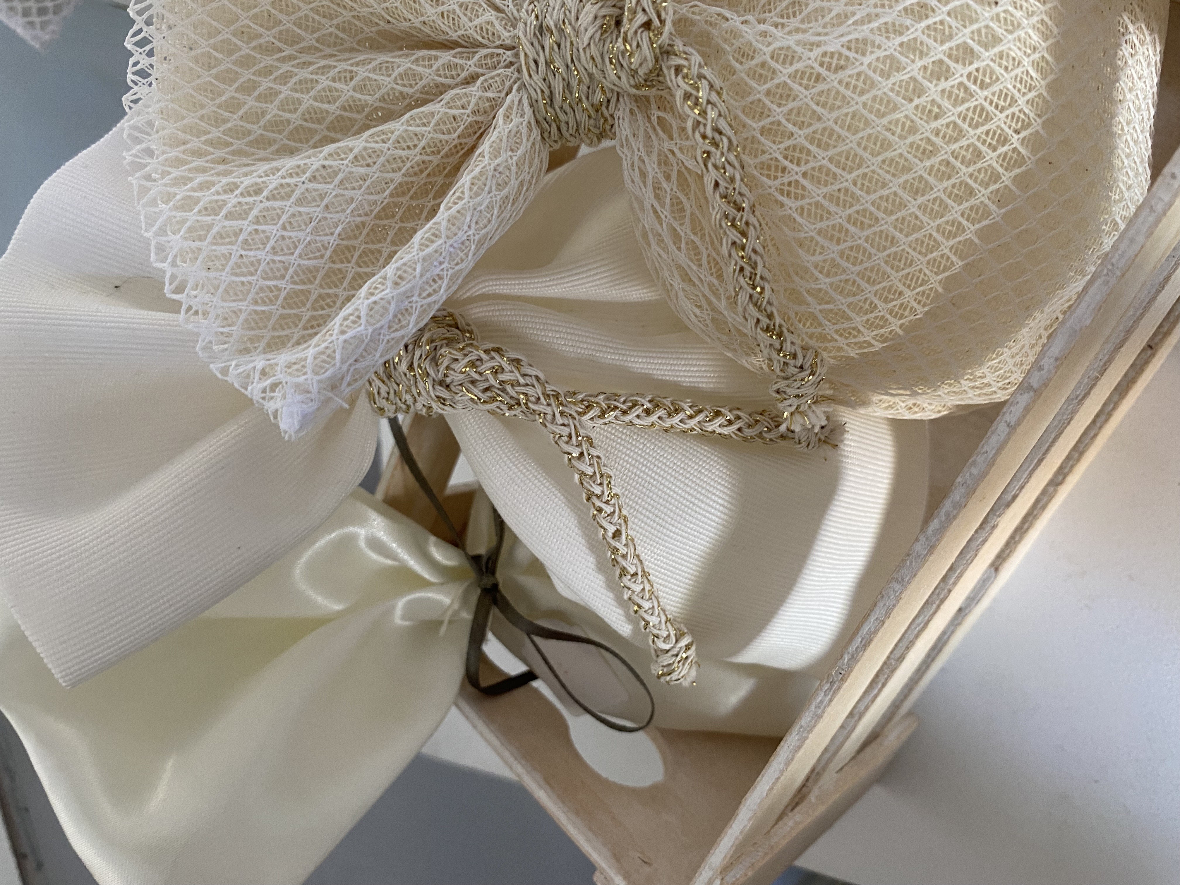 Μπομπονιέρα γάμου πουγκί με δέσιμο