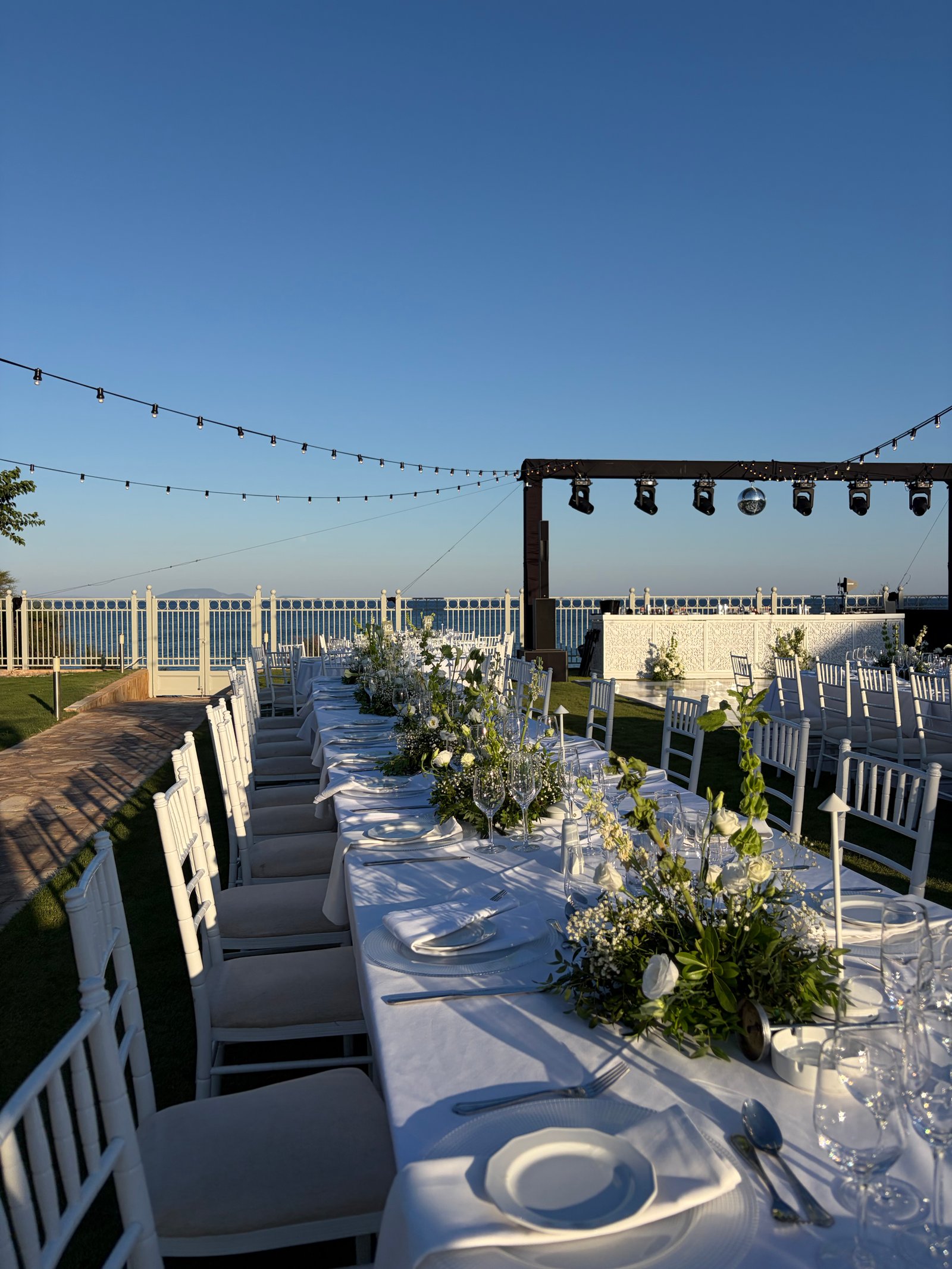 Set reception table with a sea view