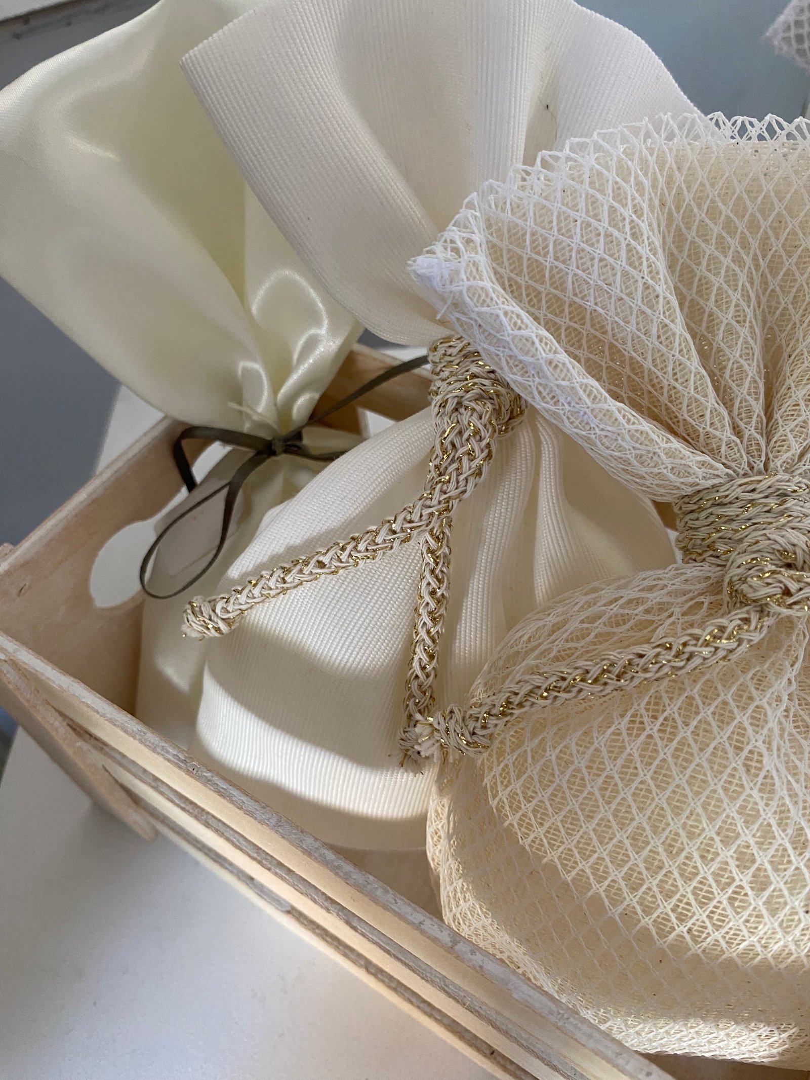 Wedding favor pouch with tied ribbon