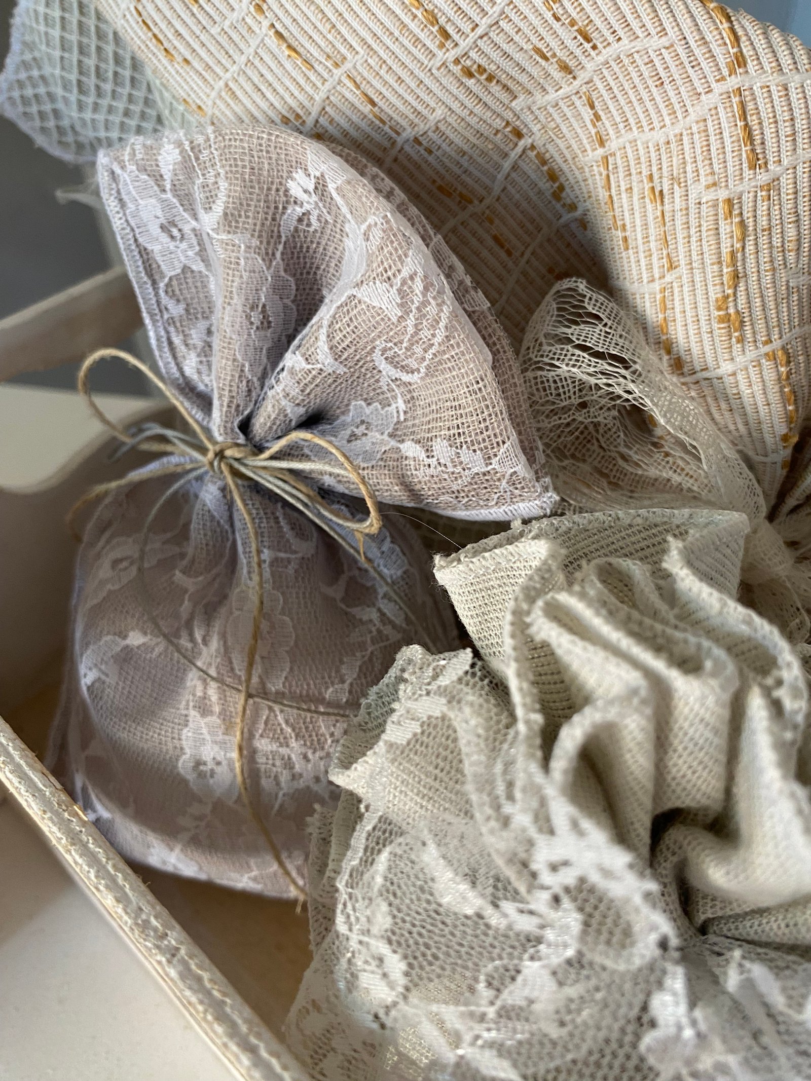 Wedding favor with satin ribbon